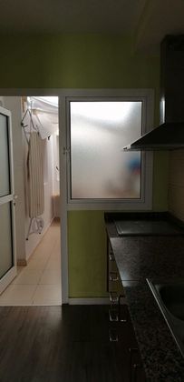 Foto 2 de Piso en venta en Juan XXIII-Santidad de 3 habitaciones con ascensor