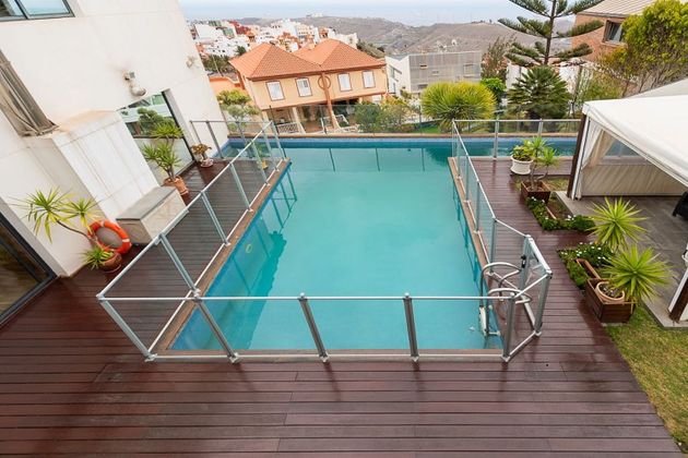 Foto 2 de Xalet en venda a calle Chaco de 6 habitacions amb terrassa i piscina