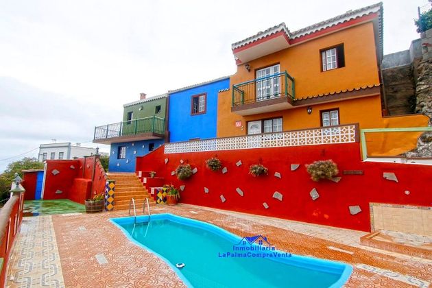Foto 1 de Chalet en venta en calle Lomo de Los Castros de 4 habitaciones con terraza y piscina