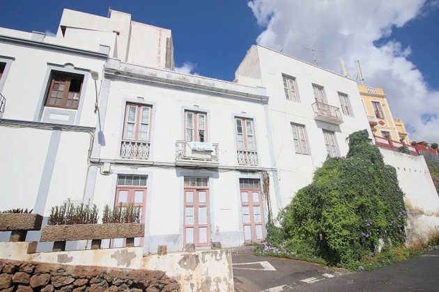 Foto 1 de Chalet en venta en Santa Cruz de la Palma de 9 habitaciones con terraza