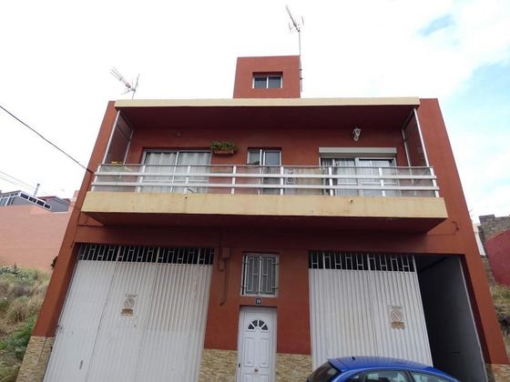 Foto 1 de Venta de chalet en calle Obdulio de 4 habitaciones con garaje y balcón