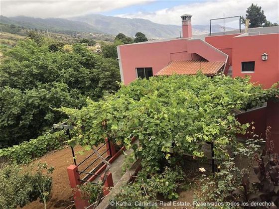 Foto 1 de Xalet en venda a Breña Alta de 3 habitacions amb terrassa i jardí