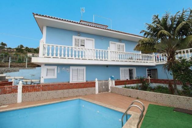 Foto 1 de Chalet en venta en Villa de Mazo de 7 habitaciones con terraza y piscina