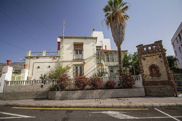 Foto 1 de Xalet en venda a Tazacorte de 8 habitacions amb terrassa i jardí