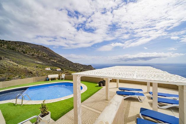 Foto 1 de Venta de chalet en Fuencaliente de 4 habitaciones con terraza y piscina