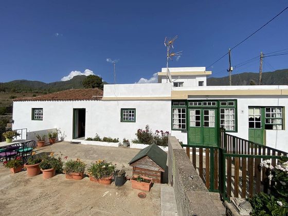 Foto 1 de Xalet en venda a calle La Rosa de 4 habitacions amb terrassa i garatge