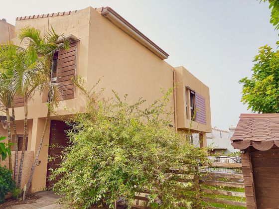 Foto 1 de Casa adosada en venta en Santa Úrsula de 4 habitaciones con terraza y piscina