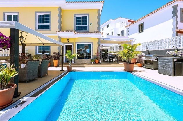 Foto 1 de Casa en venta en calle Datana de 5 habitaciones con terraza y piscina