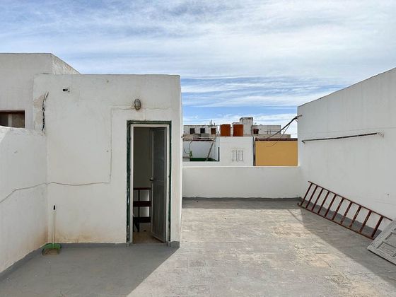 Foto 1 de Casa en venta en calle Juan de Cardona de 7 habitaciones con terraza y piscina