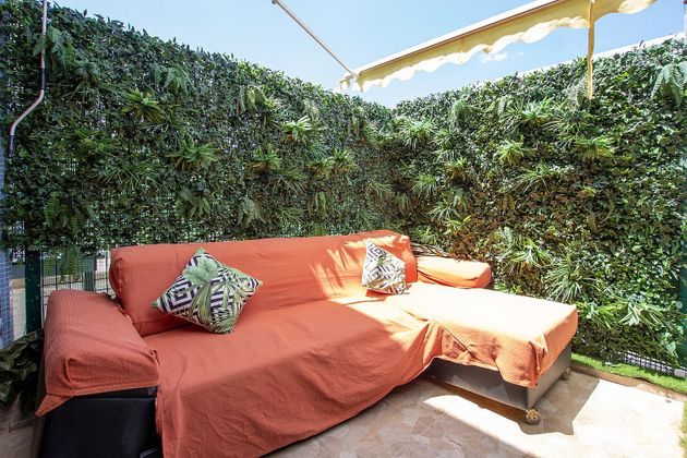 Foto 2 de Venta de piso en Los Cristianos - Playa de las Américas de 2 habitaciones con terraza y piscina