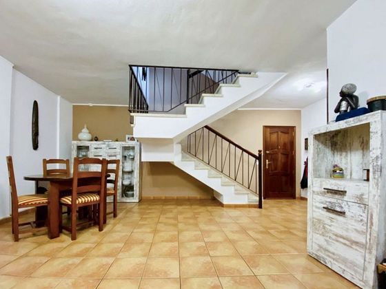 Foto 1 de Dúplex en venda a El Sobradillo - El Llano del Moro de 3 habitacions amb garatge i balcó