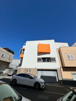 Foto 2 de Casa adossada en venda a Vecindario-Los Llanos de 3 habitacions amb terrassa i piscina