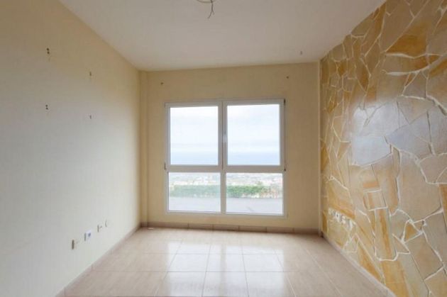 Foto 2 de Pis en venda a Orotava (La) de 3 habitacions amb terrassa i garatge