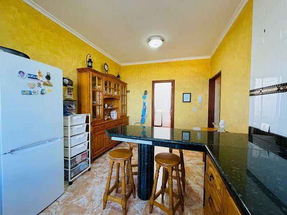 Foto 2 de Casa en venta en El Sobradillo - El Llano del Moro de 4 habitaciones con terraza y garaje