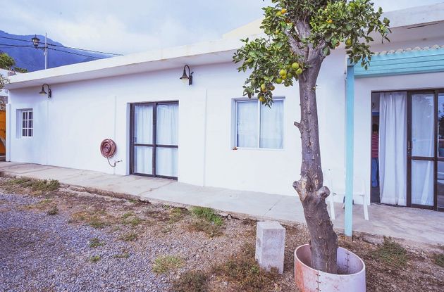 Foto 2 de Chalet en venta en Güímar de 3 habitaciones con terraza y jardín
