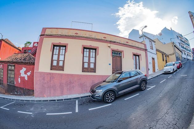 Foto 1 de Casa adossada en venda a Los Realejos-Icod El Alto de 4 habitacions amb terrassa i jardí