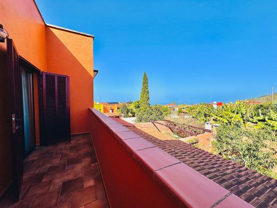 Foto 2 de Casa adossada en venda a Tacoronte - Los Naranjeros de 3 habitacions amb terrassa i garatge