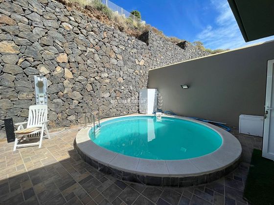 Foto 1 de Casa adossada en venda a Acorán de 3 habitacions amb terrassa i piscina