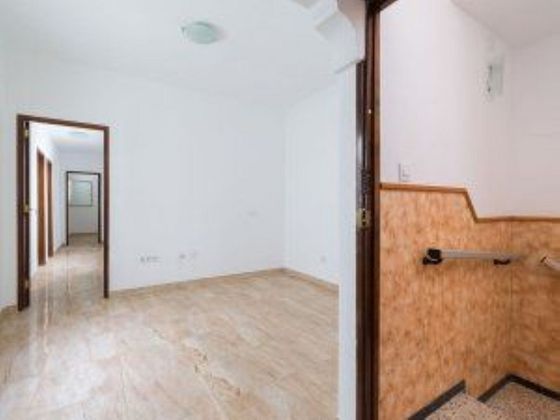 Foto 2 de Pis en venda a calle Don Pedro Infinito de 6 habitacions amb terrassa