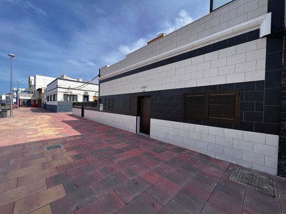Foto 1 de Venta de chalet en Gáldar de 3 habitaciones con terraza y piscina
