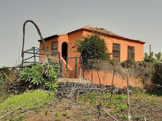 Foto 1 de Casa rural en venda a La Vega-El Amparo-Cueva del Viento de 2 habitacions amb terrassa i jardí