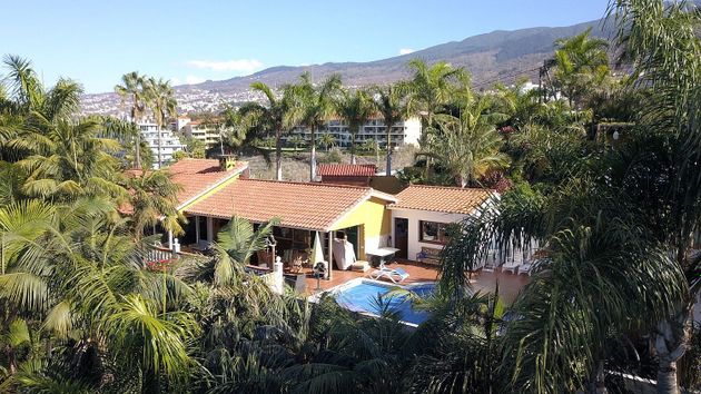 Foto 1 de Xalet en venda a calle Venezuela de 6 habitacions amb terrassa i piscina