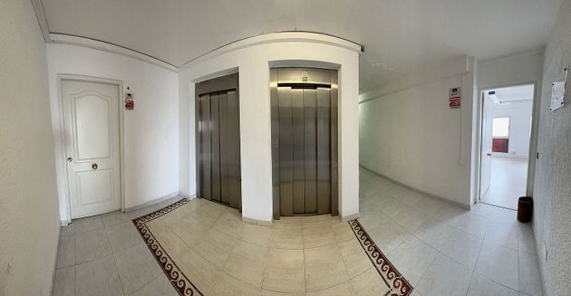 Foto 2 de Oficina en venta en Isleta con aire acondicionado y ascensor