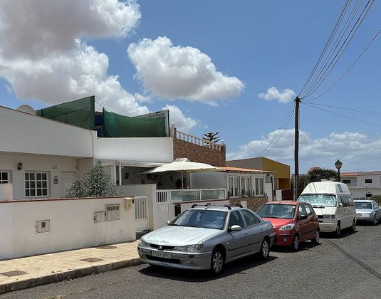 Foto 1 de Casa adosada en venta en Antigua pueblo de 2 habitaciones con terraza y aire acondicionado