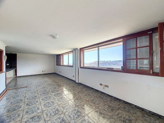 Foto 2 de Casa en venda a San Lorenzo de 4 habitacions amb terrassa i balcó