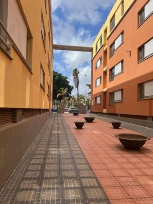 Foto 2 de Pis en venda a Vecindario-Los Llanos de 3 habitacions amb garatge i ascensor