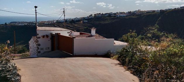 Foto 1 de Casa rural en venta en Moya de 4 habitaciones con terraza y garaje