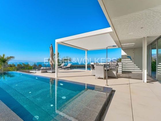 Foto 1 de Casa en venda a Playa de San Juan de 5 habitacions amb terrassa i piscina