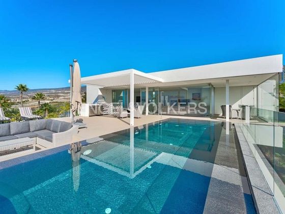 Foto 2 de Casa en venda a Playa de San Juan de 5 habitacions amb terrassa i piscina
