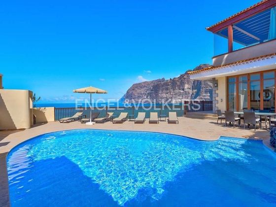 Foto 2 de Casa en venda a Acantilados de Los Gigantes de 6 habitacions amb terrassa i piscina