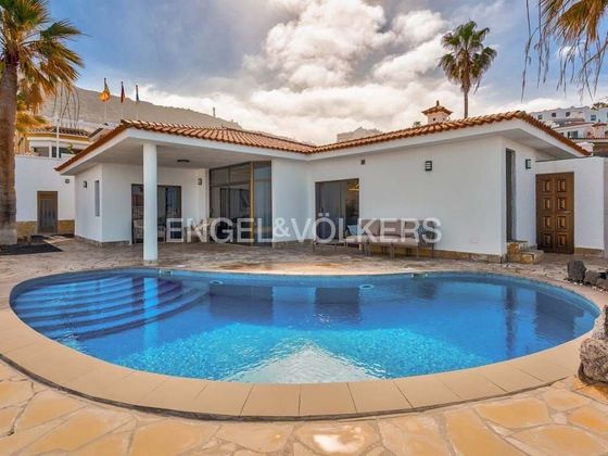 Foto 1 de Casa en venda a Acantilados de Los Gigantes de 3 habitacions amb terrassa i piscina