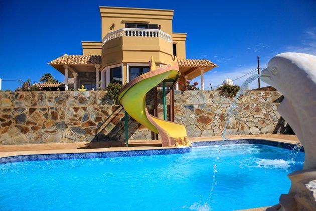 Foto 1 de Xalet en venda a Tías pueblo de 4 habitacions amb piscina i garatge