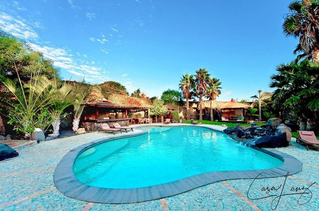 Foto 2 de Venta de chalet en El Islote de 18 habitaciones con terraza y piscina
