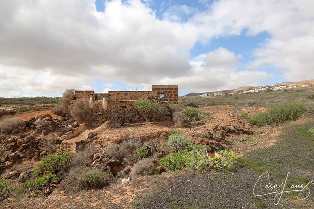 Foto 1 de Venta de terreno en Nazaret de 32784 m²