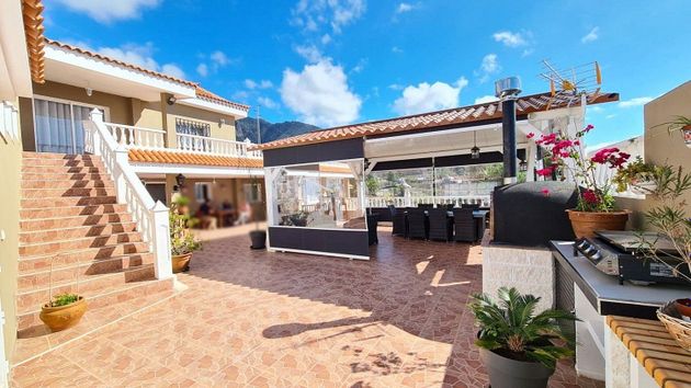 Foto 2 de Chalet en venta en Cuevecitas-Malpaís de 6 habitaciones con terraza y piscina