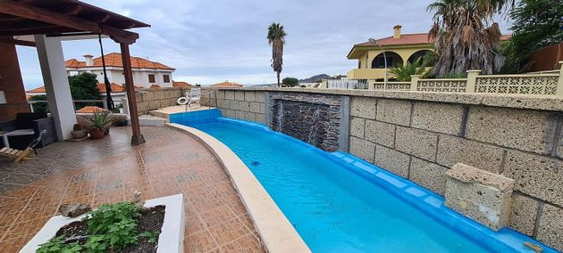 Foto 1 de Xalet en venda a Araya de 4 habitacions amb terrassa i piscina