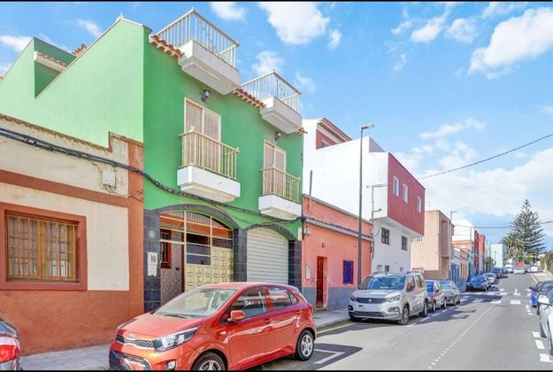 Foto 1 de Venta de casa en La Cuesta - Gracia - Finca España de 4 habitaciones con terraza y garaje