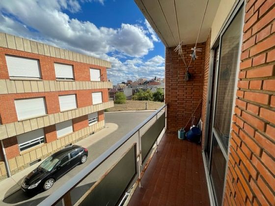 Foto 1 de Venta de piso en Astorga de 4 habitaciones con terraza y calefacción
