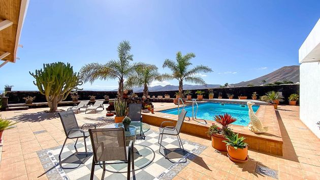 Foto 1 de Chalet en venta en Macher de 4 habitaciones con terraza y piscina