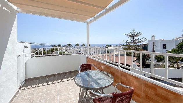 Foto 2 de Piso en venta en Puerto del Carmen de 2 habitaciones con terraza y piscina