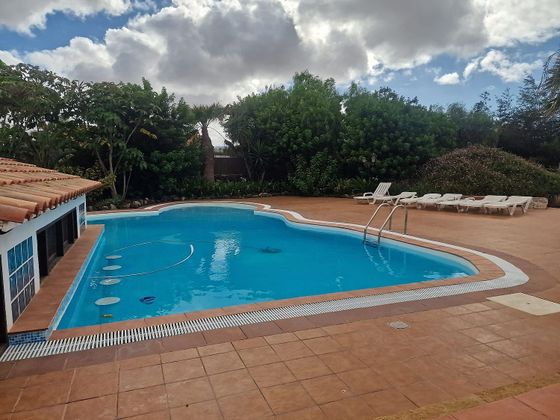 Foto 1 de Chalet en venta en Villaverde de 5 habitaciones con piscina