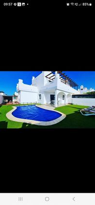 Foto 1 de Venta de casa en calle Pedro y Guy Vandaele de 3 habitaciones con terraza y piscina