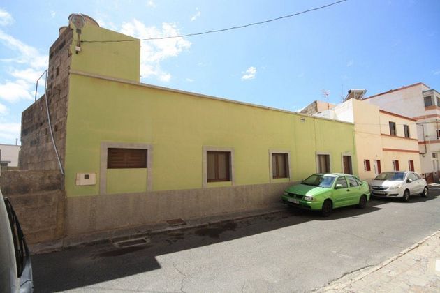 Foto 2 de Venta de chalet en Gáldar de 6 habitaciones y 160 m²