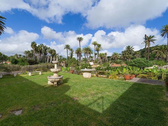 Foto 2 de Xalet en venda a Cono Sur de 7 habitacions amb terrassa i jardí