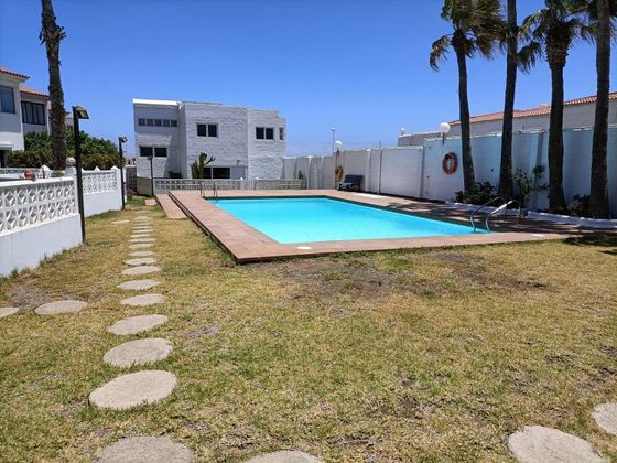 Foto 1 de Casa adosada en venta en La Garita - Marpequeña de 3 habitaciones con terraza y piscina