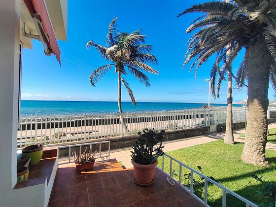 Foto 2 de Casa en alquiler en Playa del Inglés de 2 habitaciones con terraza y jardín